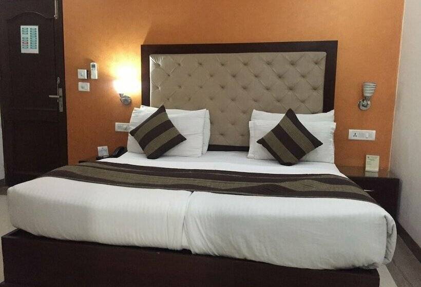 Номер Deluxe, Mahalakshmi Palace