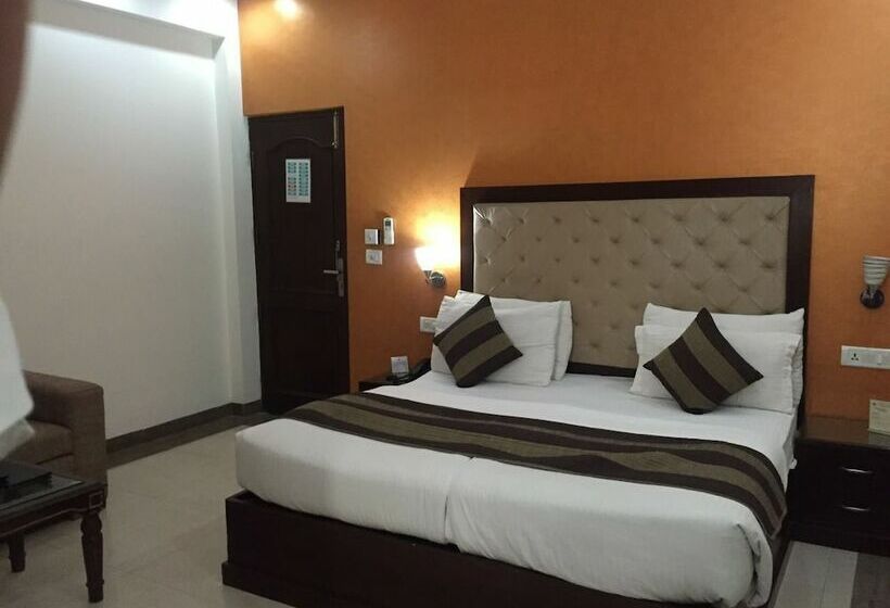 Номер Deluxe, Mahalakshmi Palace