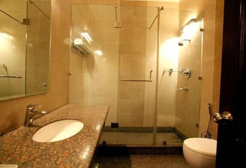 Номер Deluxe, Mahalakshmi Palace