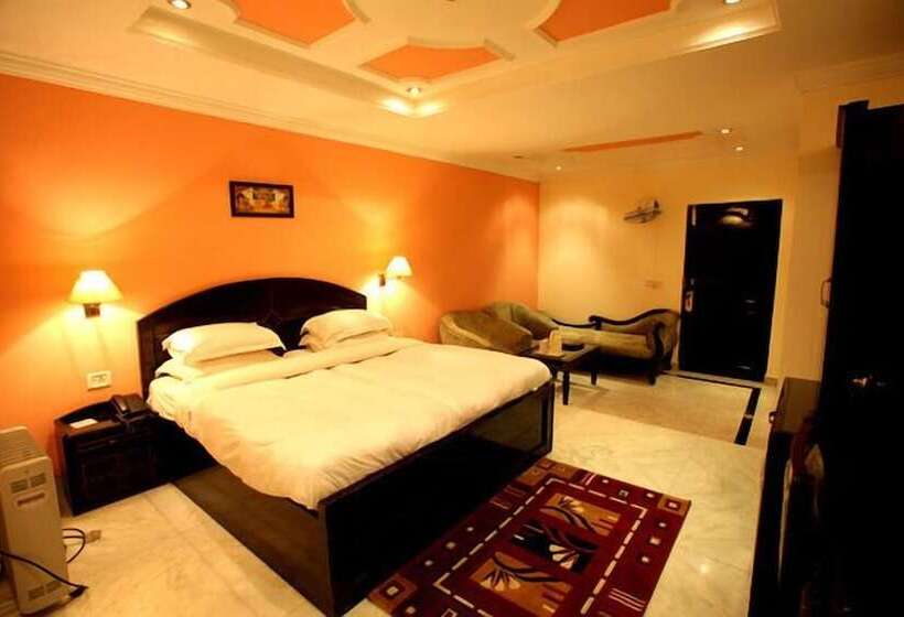 Номер Deluxe, Mahalakshmi Palace