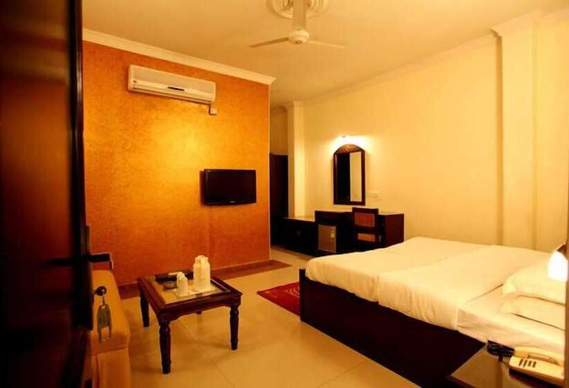 Номер Deluxe, Mahalakshmi Palace