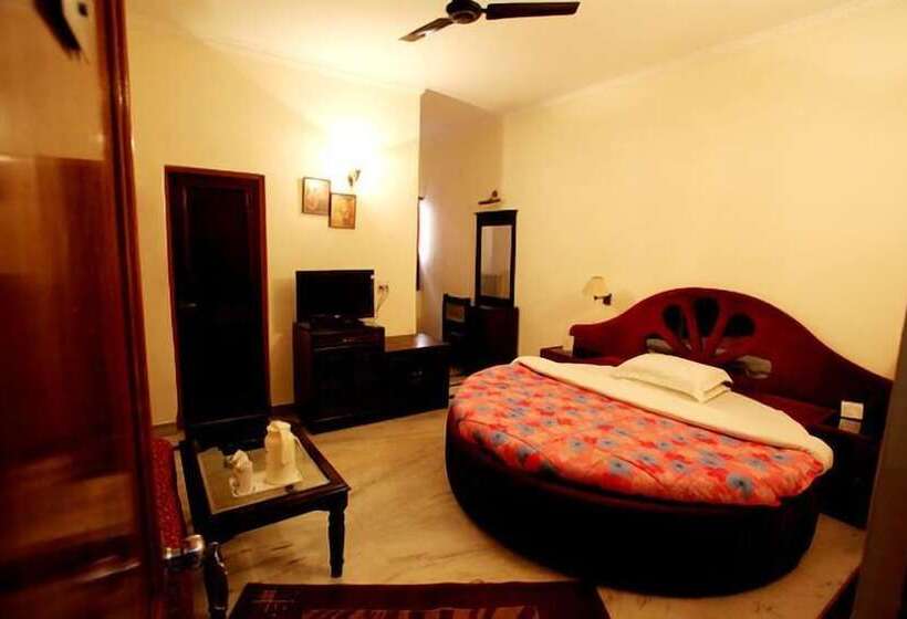 Номер Deluxe, Mahalakshmi Palace