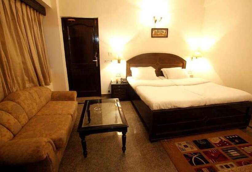 Номер Deluxe, Mahalakshmi Palace