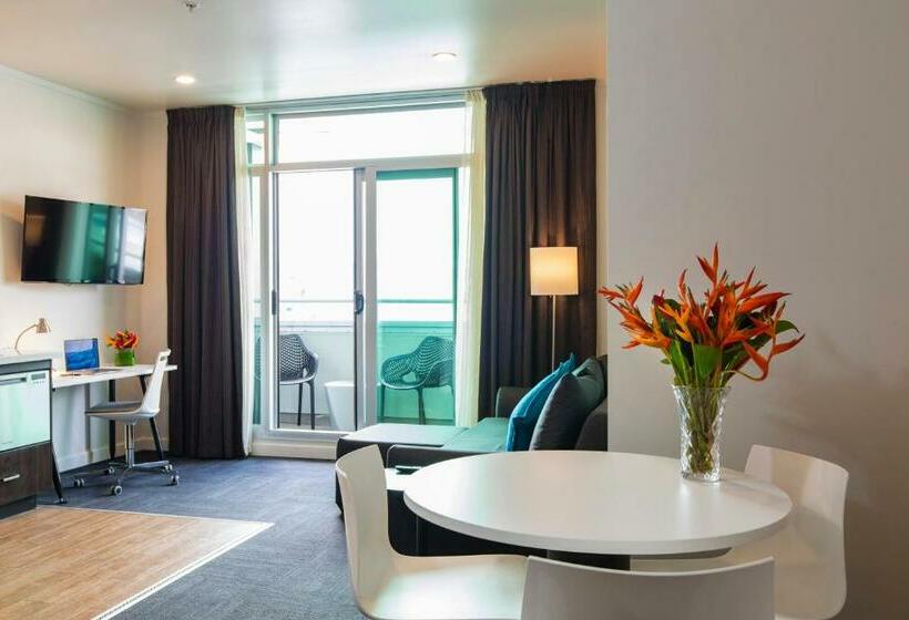 Апартаменты 1 Спальня, Quest Suva