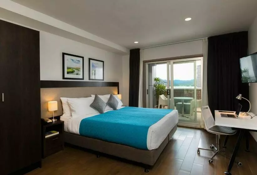 Monolocale Executive, Quest Suva