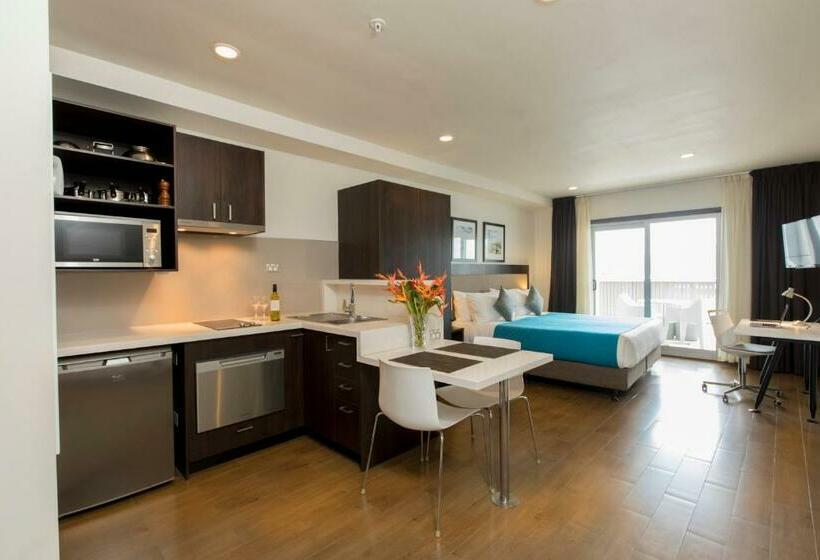 Студио Executive, Quest Suva