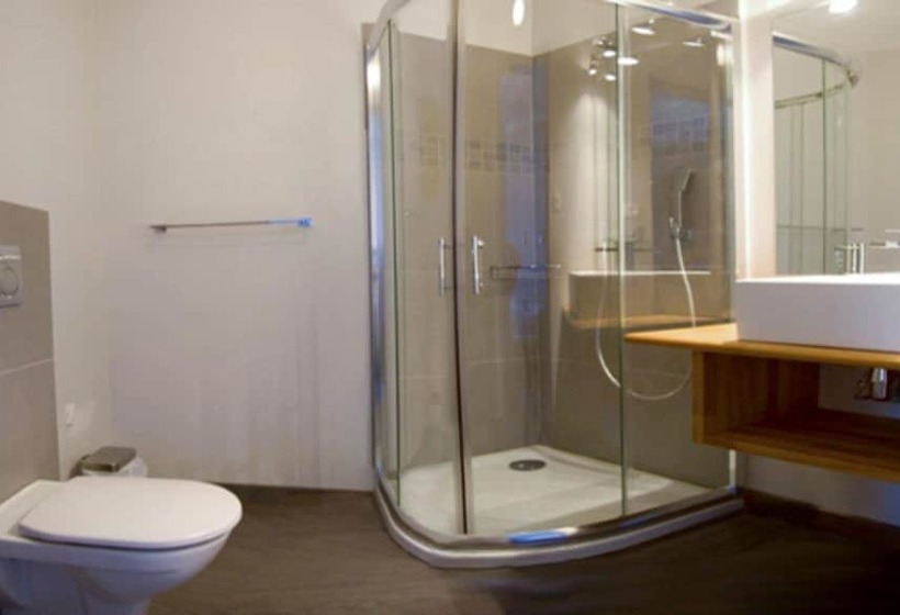 استودیوی استاندارد, Résidence Aragon