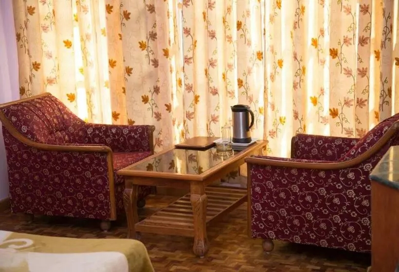 キングサイズベッドのスーペリアルーム, Satkar Residency   Riverside Old Manali