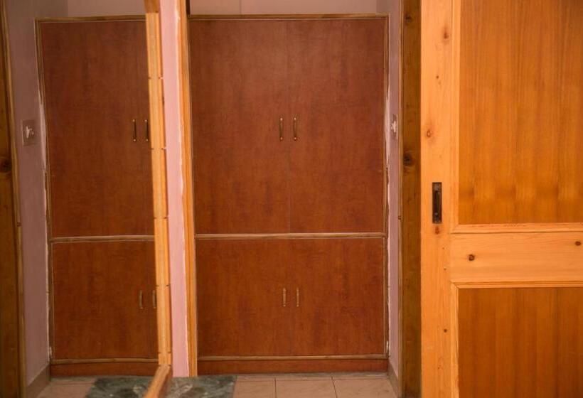 חדר סופריור עם מיטת קינג, Satkar Residency