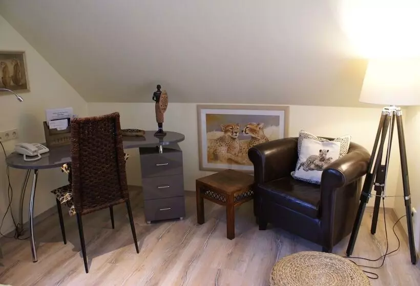 Standard Room, Storchen