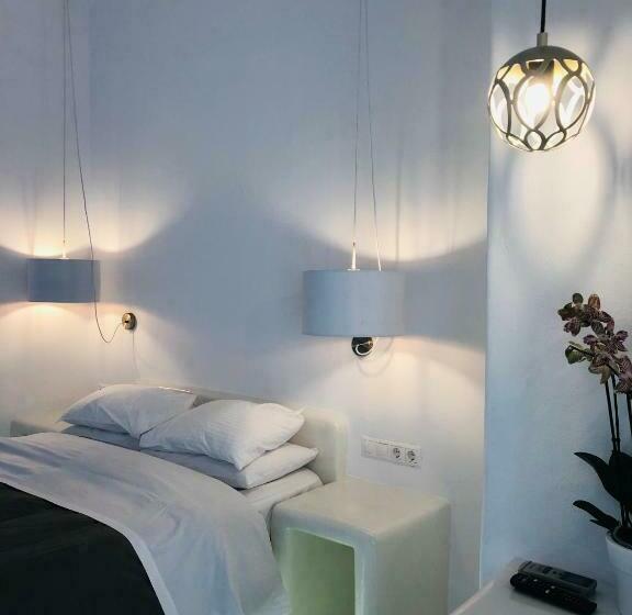 חדר דלוקס, Taki S Guests