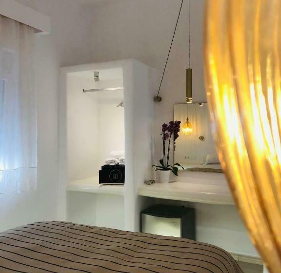 חדר דלוקס, Taki S Guests