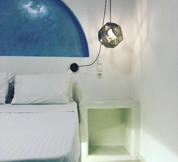 חדר דלוקס, Taki S Guests