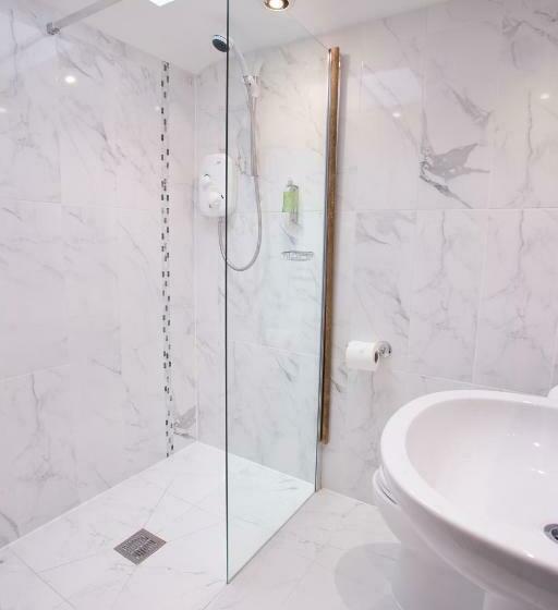 标准间, The Old Fourpenny