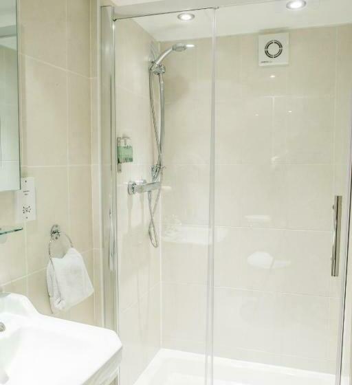 标准间, The Old Fourpenny