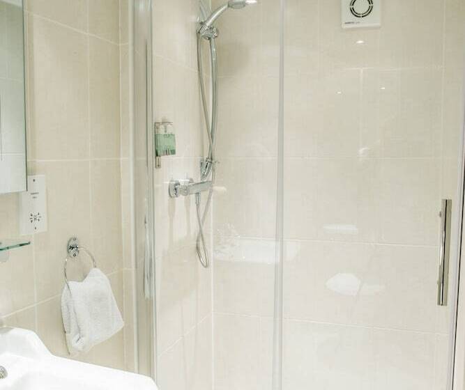 标准间, The Old Fourpenny