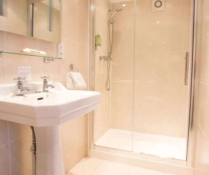 标准间, The Old Fourpenny