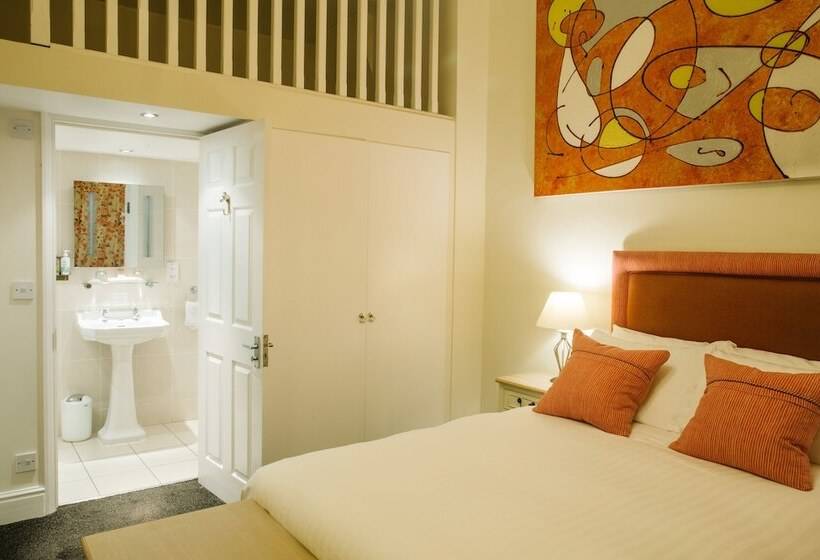 标准间, The Old Fourpenny