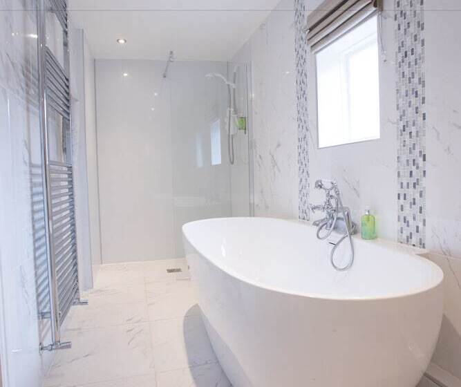 豪华房间, The Old Fourpenny