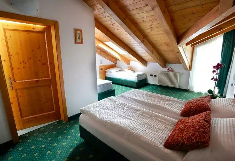 スタンダード４人部屋, Alp Hotel Dolomiti