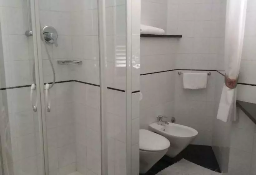 اتاق استاندارد سه نفره, Albergo Italia