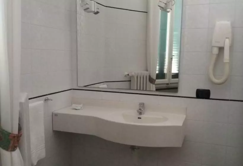 اتاق استاندارد سه نفره, Albergo Italia