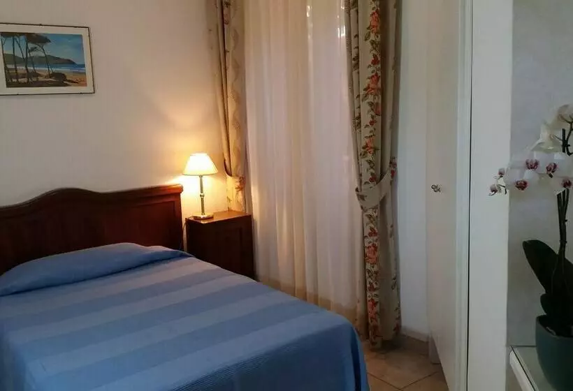 اتاق استاندارد یک نفره, Albergo Italia