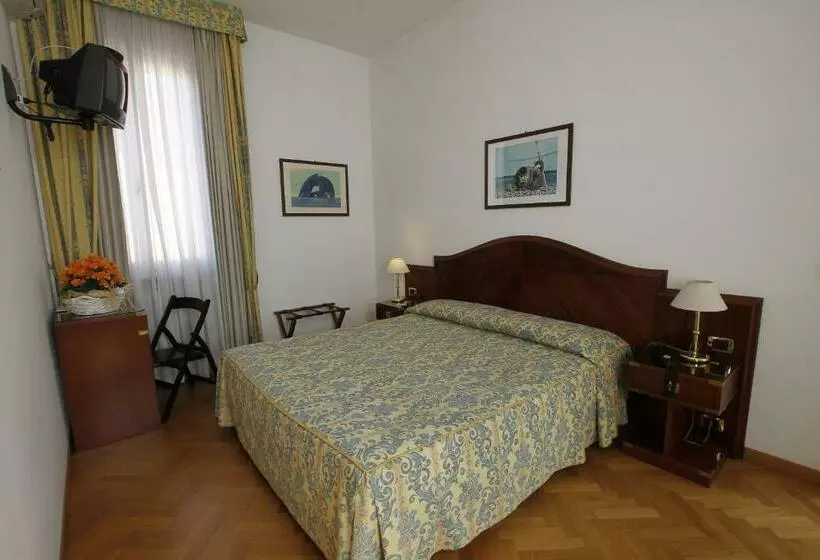 اتاق استاندارد سه نفره, Albergo Italia