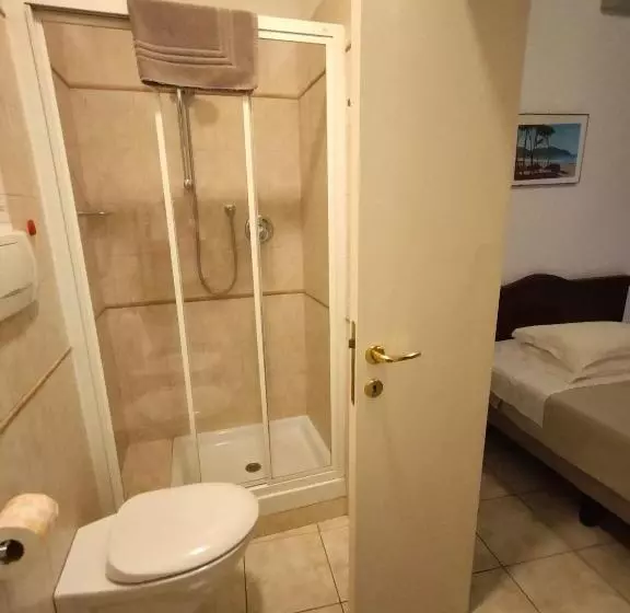 اتاق استاندارد یک نفره, Albergo Italia