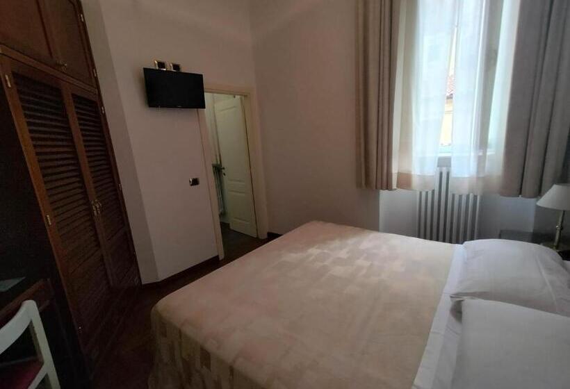 이코노미 룸, Albergo Italia