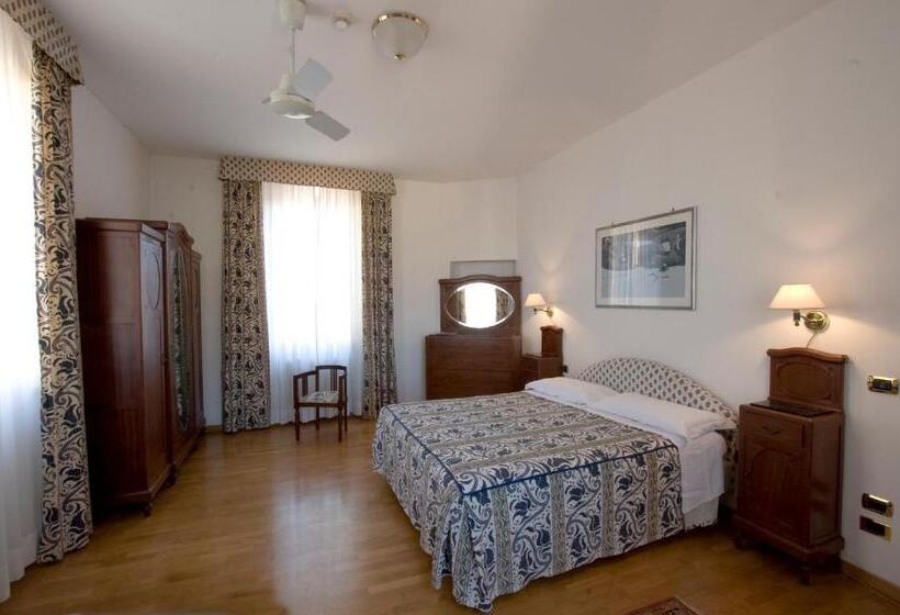 小型套房, Albergo Italia