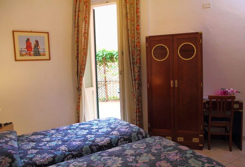 غرفة قياسية, Albergo Italia