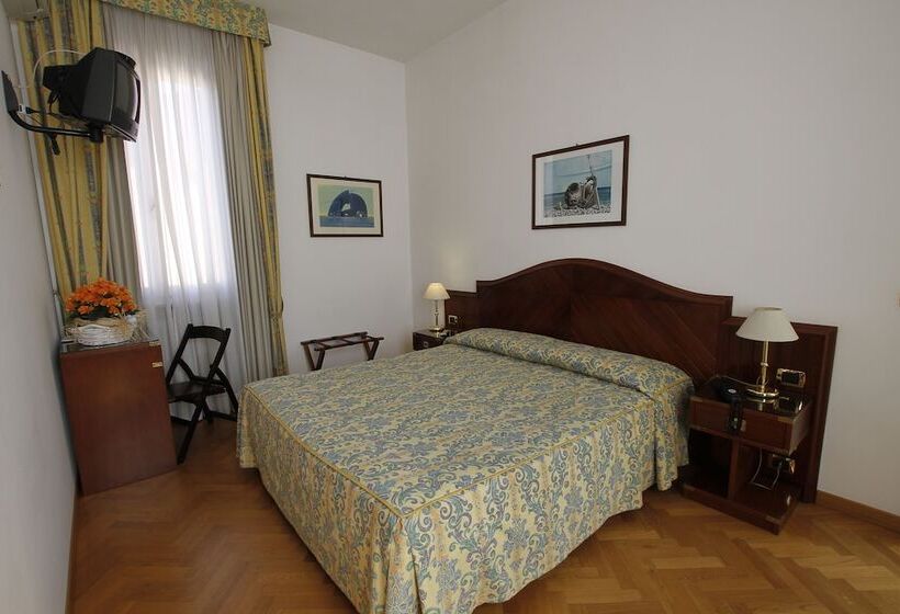 غرفة قياسية, Albergo Italia