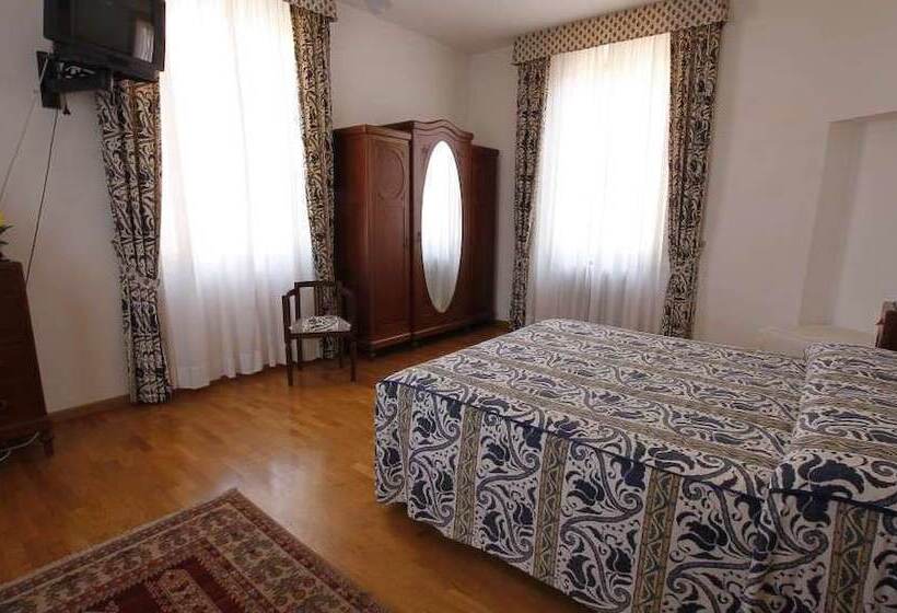 小型套房, Albergo Italia