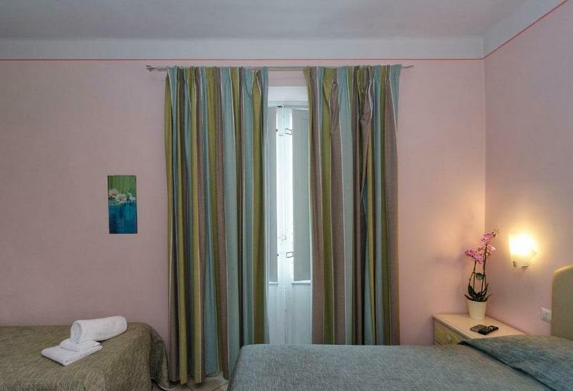 Standaard Driepersoonskamer, B&b Alma