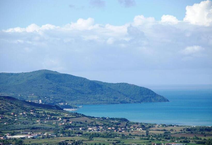 سوییت با چشم‌انداز دریا, Borgo La Pietraia