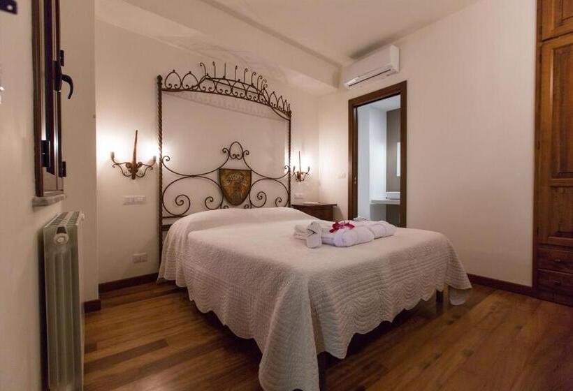 直达温泉标准间, Borgo Medievale