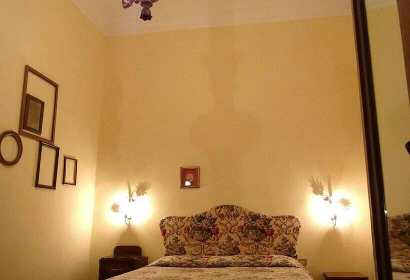 اتاق استاندارد با سرویس بهداشتی مشترک, Cestelli