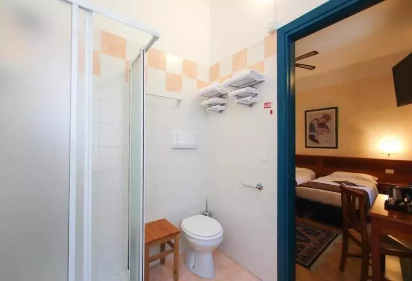 اتاق راحتی سه تخته, Garnì Riviera