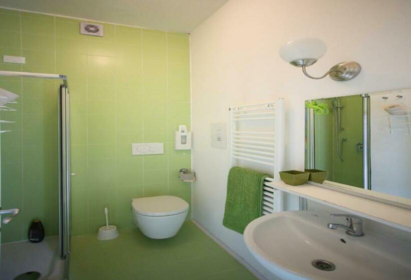 Standard Room, Gogol Ostello & Caftè Letterario   Hostel