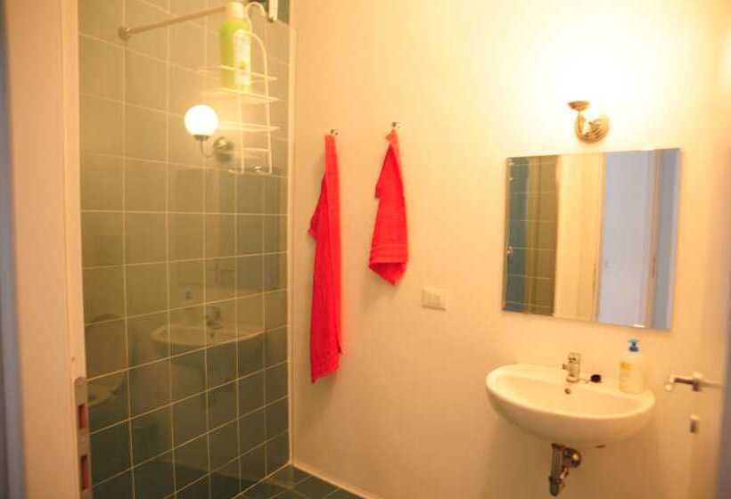 Standard Room, Gogol Ostello & Caftè Letterario   Hostel