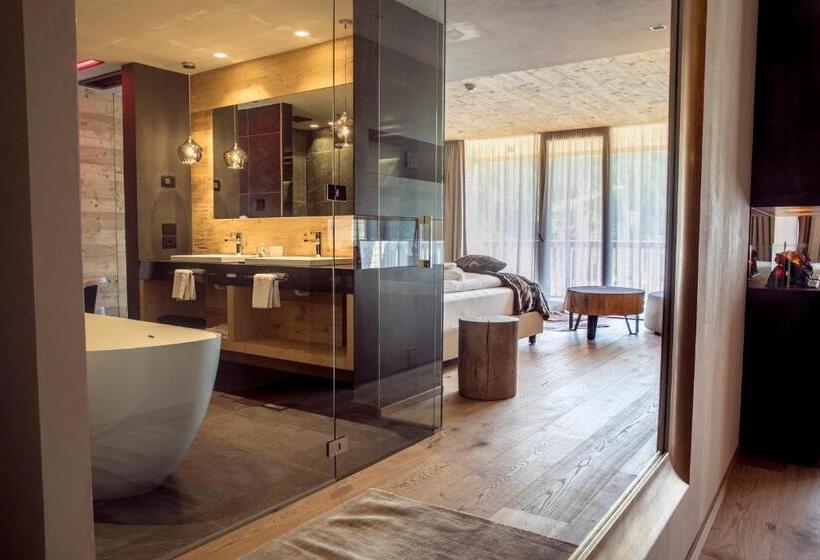 Номер Стандарт Вид на Сад, Gran Paradiso