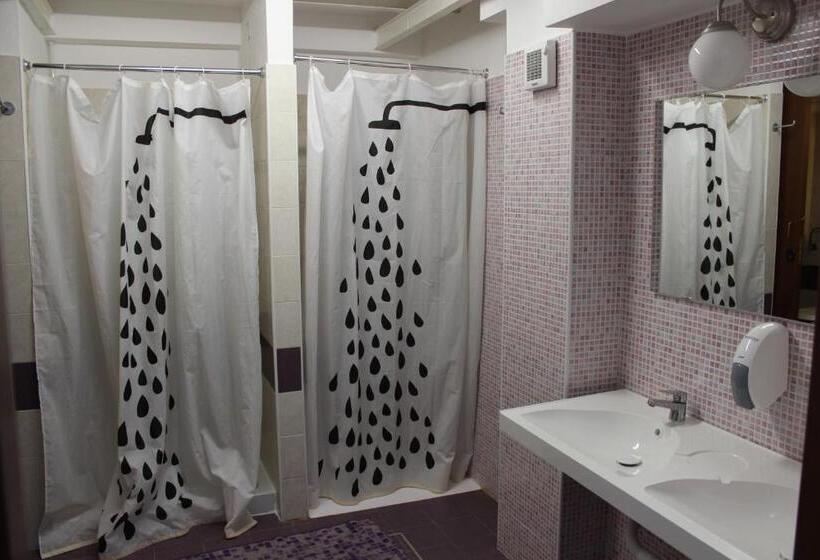 공동 객실, Hostel Colours