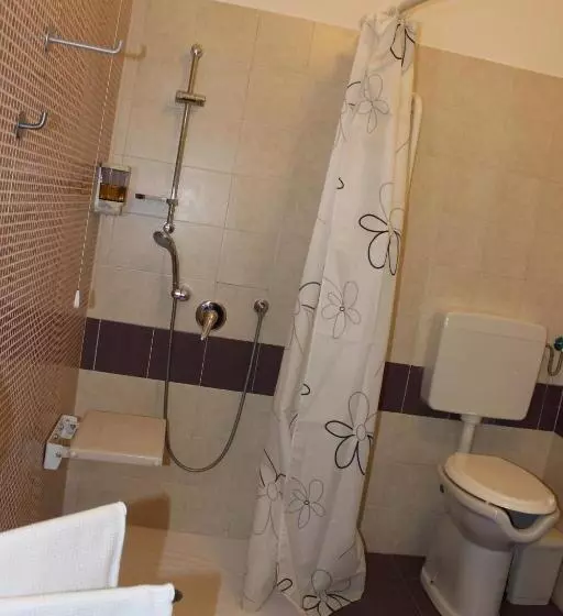 اتاق استاندارد یک نفره, Hostel Colours