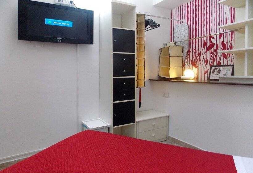 标准三人间, Hostel Colours