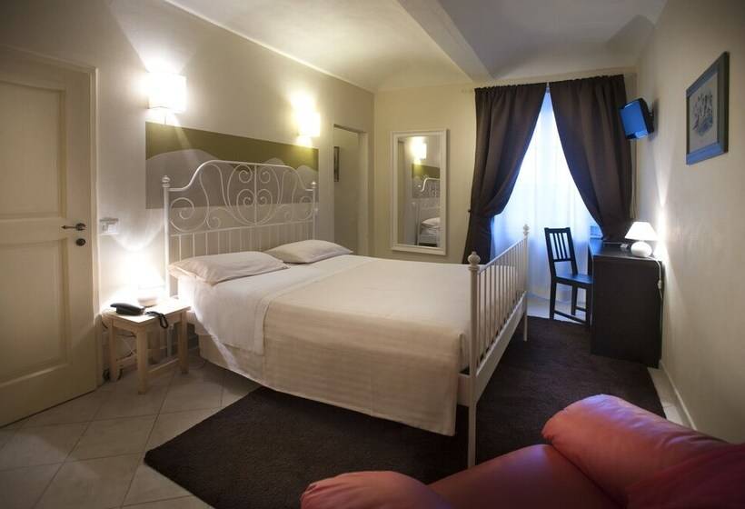 חדר סטנדרט לשלושה, Il Campanile