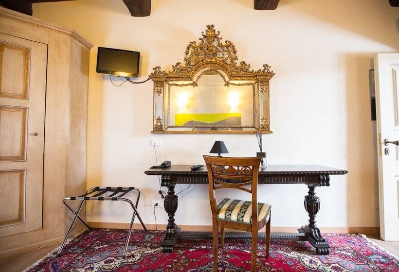 חדר סופריור, Il Campanile