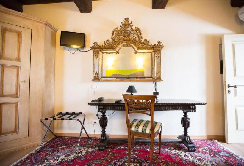 חדר סופריור, Il Campanile