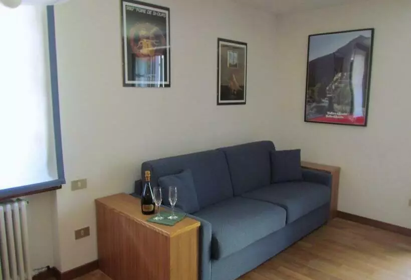 استودیوی استاندارد, Il Piccolo Residence
