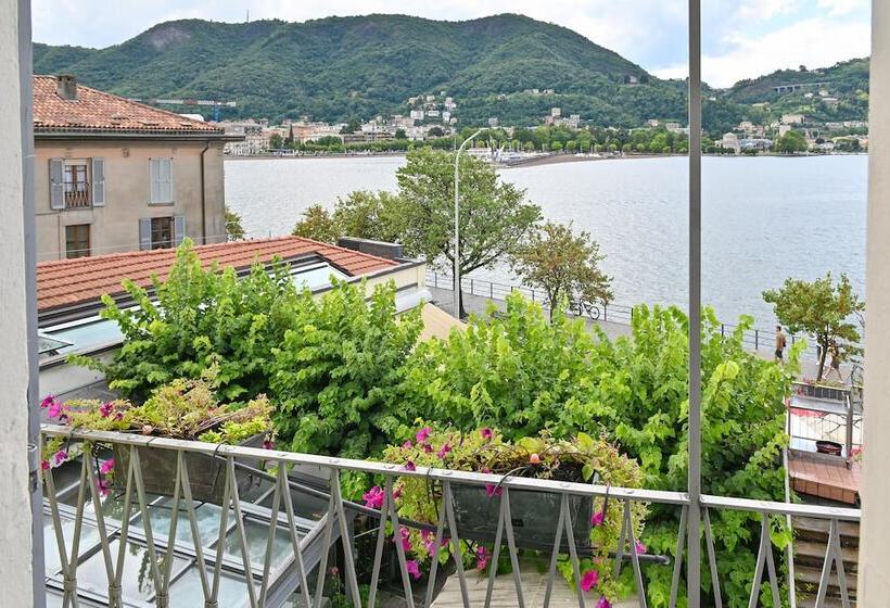 标准三人间, Marco's